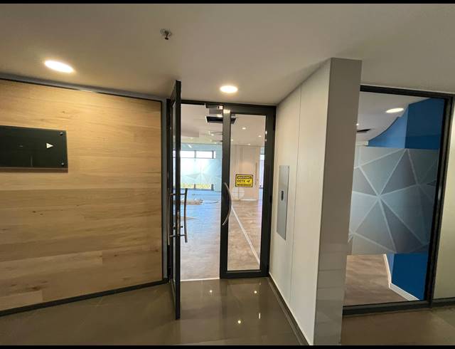914M² OFFICE TO LET IN BELVEDERE TYGERBERG